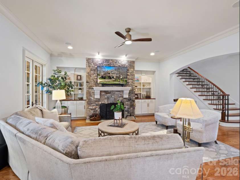 229 Wrenwood Lane, Charlotte, NC 28211.  MLS# CAR4333532, YatesRealty ID 4389. 