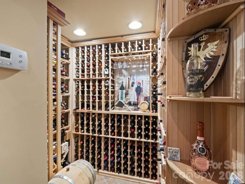 229 Wrenwood Lane, Charlotte, NC 28211.  MLS# CAR4333532, YatesRealty ID 4389. 