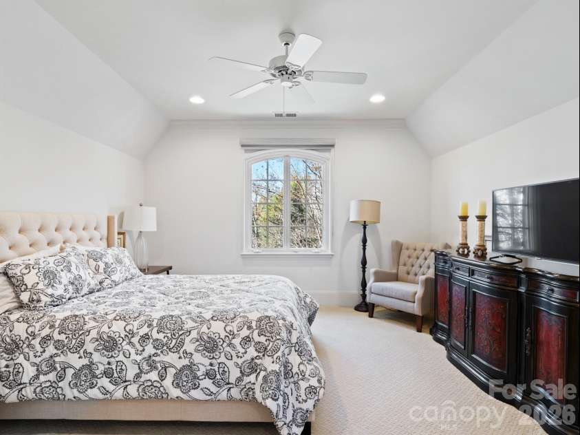 229 Wrenwood Lane, Charlotte, NC 28211.  MLS# CAR4333532, YatesRealty ID 4389. 