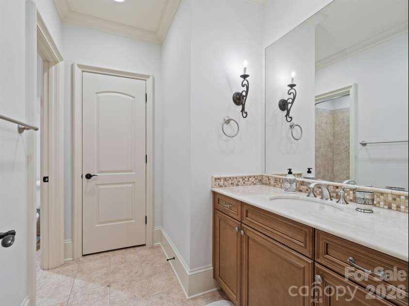 229 Wrenwood Lane, Charlotte, NC 28211.  MLS# CAR4333532, YatesRealty ID 4389. 