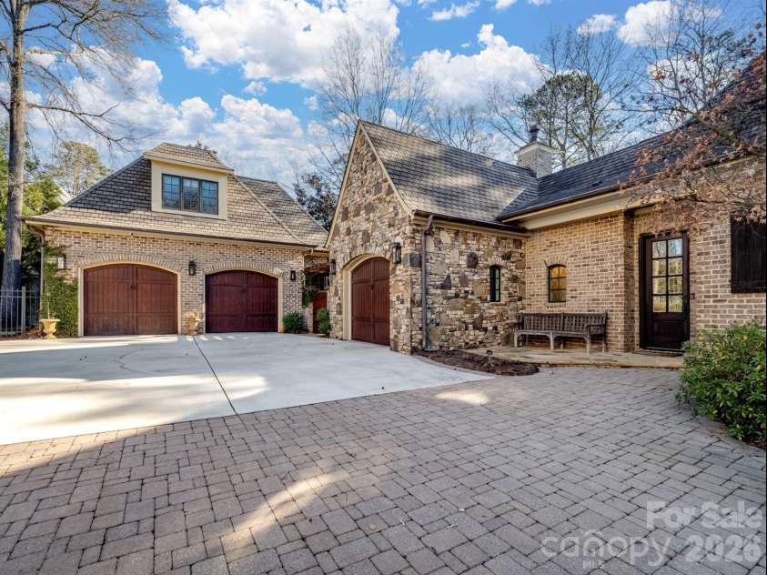229 Wrenwood Lane, Charlotte, NC 28211.  MLS# CAR4333532, YatesRealty ID 4389. 