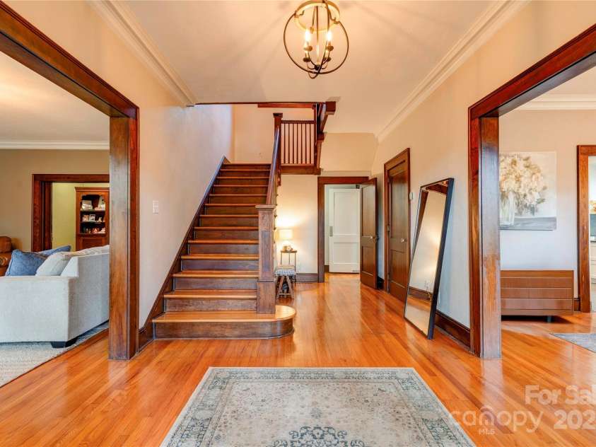 304 Belvedere Avenue, Shelby, NC 28150.  MLS# CAR4310966, YatesRealty ID 4389. Foyer
