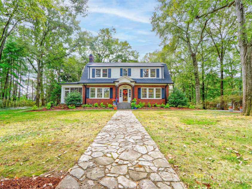 304 Belvedere Avenue, Shelby, NC 28150.  MLS# CAR4310966, YatesRealty ID 4389. Front