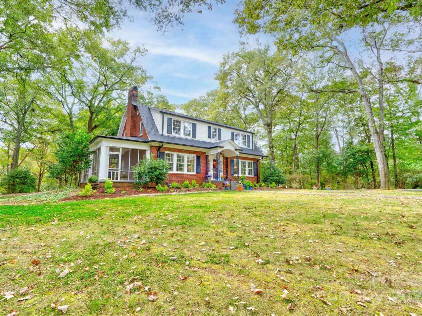 304 Belvedere Avenue, Shelby, NC 28150.  MLS# CAR4310966, YatesRealty ID 4389. Front Left