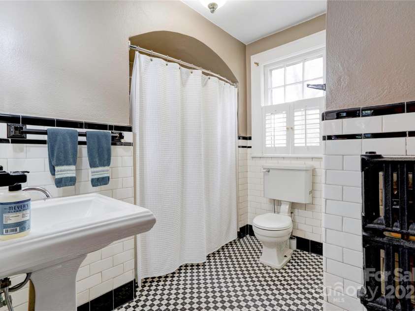 304 Belvedere Avenue, Shelby, NC 28150.  MLS# CAR4310966, YatesRealty ID 4389. Hall Bathroom