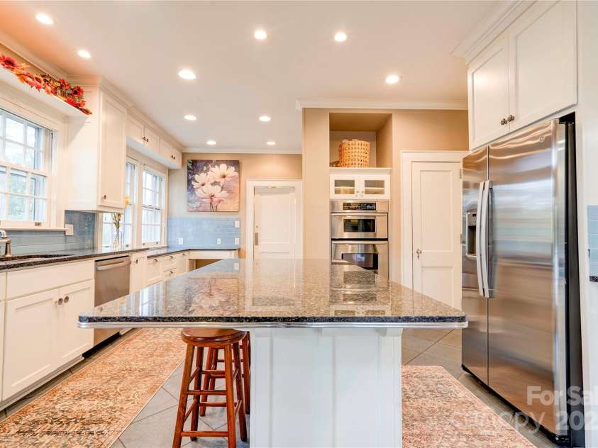 304 Belvedere Avenue, Shelby, NC 28150.  MLS# CAR4310966, YatesRealty ID 4389. Kitchen