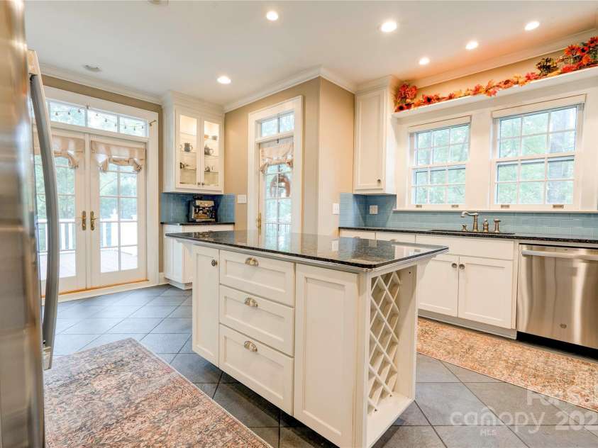 304 Belvedere Avenue, Shelby, NC 28150.  MLS# CAR4310966, YatesRealty ID 4389. Kitchen