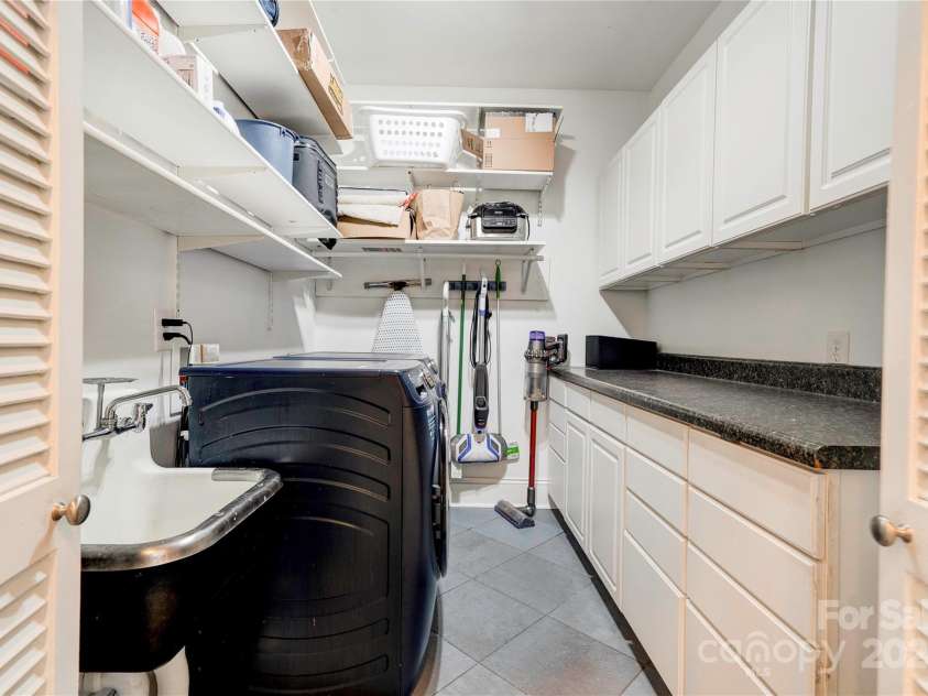 304 Belvedere Avenue, Shelby, NC 28150.  MLS# CAR4310966, YatesRealty ID 4389. Laundry Room