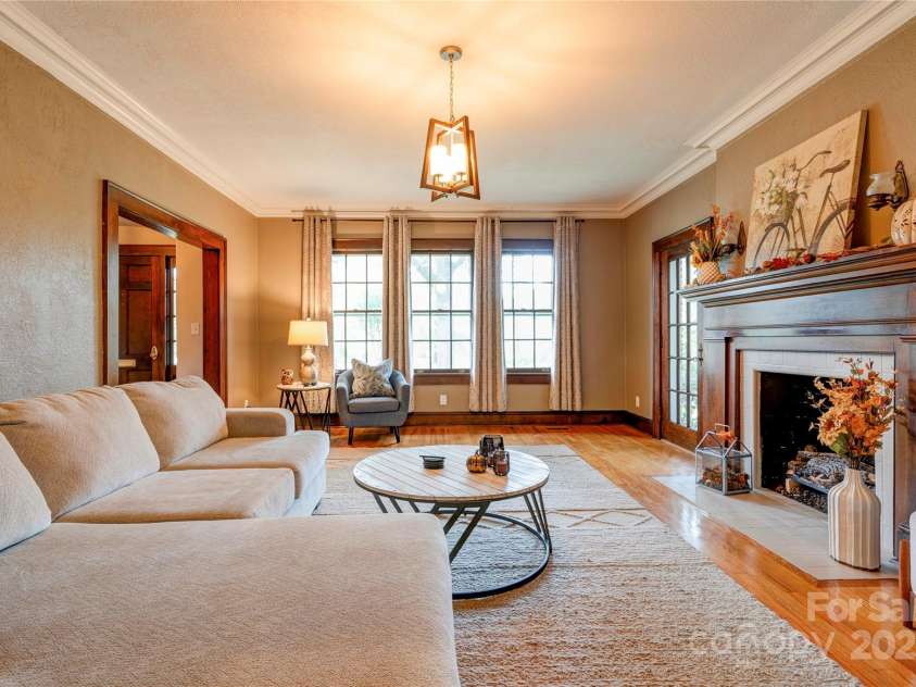 304 Belvedere Avenue, Shelby, NC 28150.  MLS# CAR4310966, YatesRealty ID 4389. Living Room