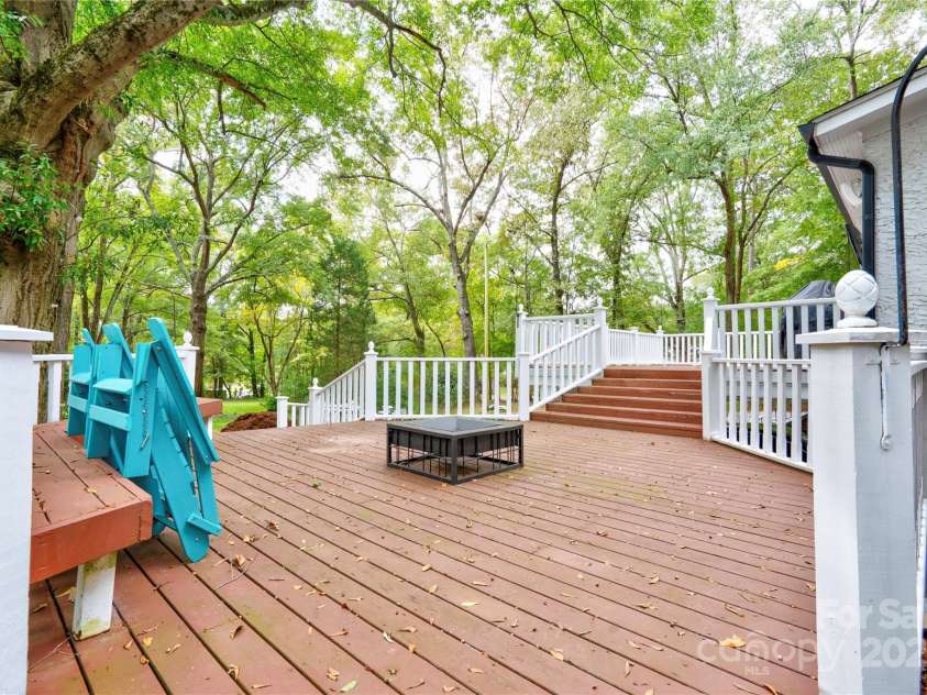 304 Belvedere Avenue, Shelby, NC 28150.  MLS# CAR4310966, YatesRealty ID 4389. Multitier Deck
