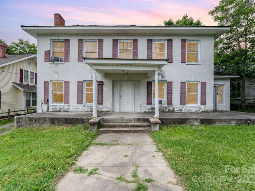 604 Wentworth Street, Reidsville, NC 27320.  MLS# CAR4243693, YatesRealty ID 4389. 