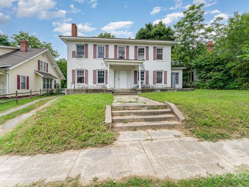 604 Wentworth Street, Reidsville, NC 27320.  MLS# CAR4243693, YatesRealty ID 4389. 