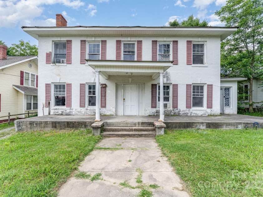 604 Wentworth Street, Reidsville, NC 27320.  MLS# CAR4243693, YatesRealty ID 4389. 