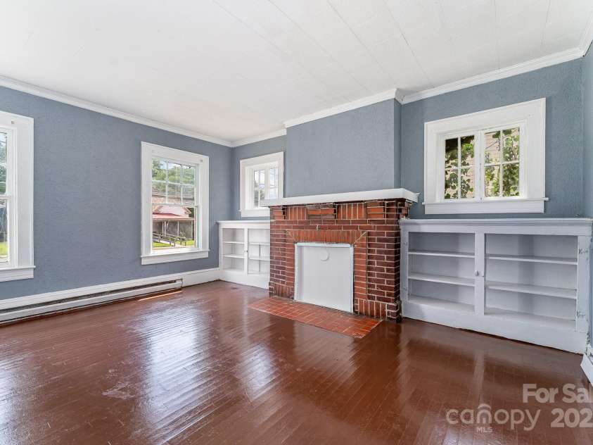 604 Wentworth Street, Reidsville, NC 27320.  MLS# CAR4243693, YatesRealty ID 4389. 