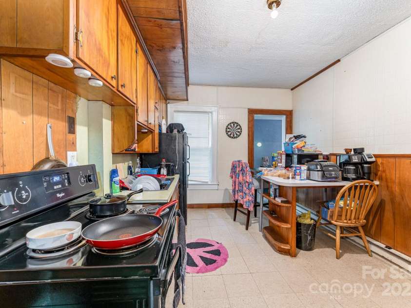 604 Wentworth Street, Reidsville, NC 27320.  MLS# CAR4243693, YatesRealty ID 4389. 