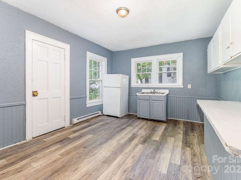 604 Wentworth Street, Reidsville, NC 27320.  MLS# CAR4243693, YatesRealty ID 4389. 