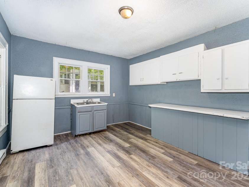 604 Wentworth Street, Reidsville, NC 27320.  MLS# CAR4243693, YatesRealty ID 4389. 