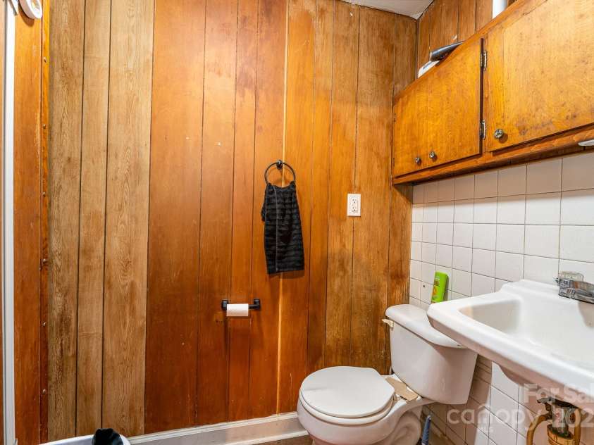 604 Wentworth Street, Reidsville, NC 27320.  MLS# CAR4243693, YatesRealty ID 4389. 