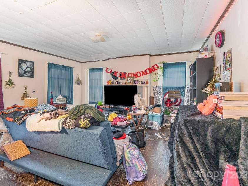 604 Wentworth Street, Reidsville, NC 27320.  MLS# CAR4243693, YatesRealty ID 4389. 