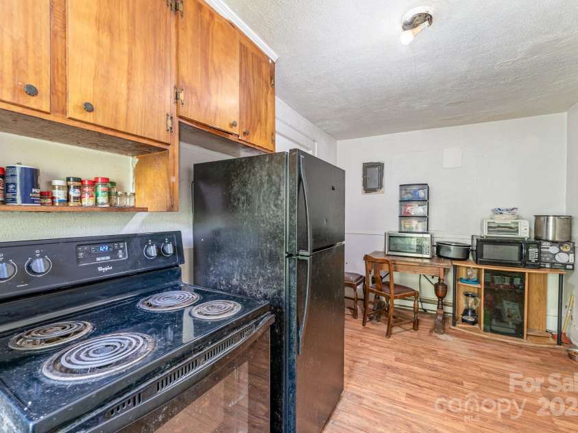 604 Wentworth Street, Reidsville, NC 27320.  MLS# CAR4243693, YatesRealty ID 4389. 