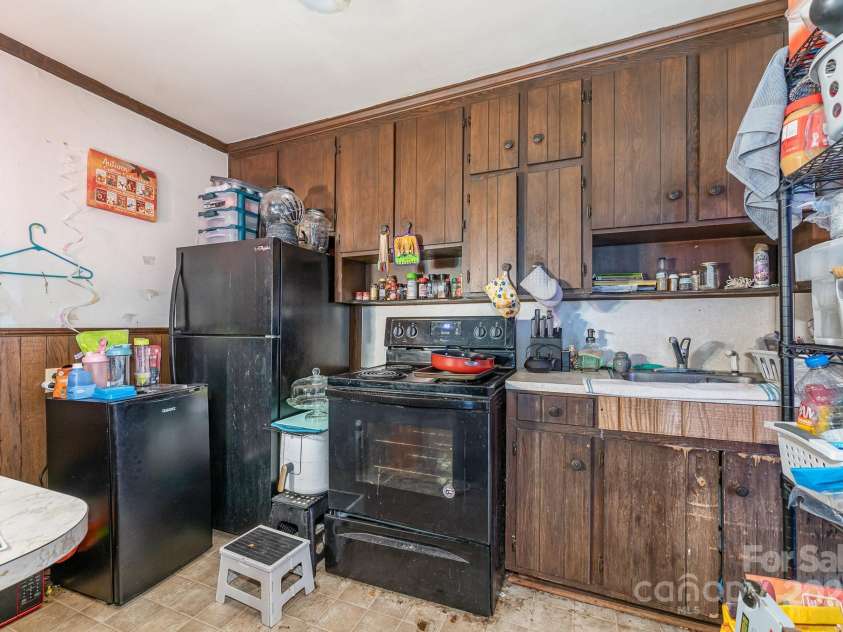 604 Wentworth Street, Reidsville, NC 27320.  MLS# CAR4243693, YatesRealty ID 4389. 