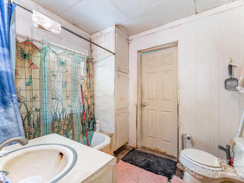 604 Wentworth Street, Reidsville, NC 27320.  MLS# CAR4243693, YatesRealty ID 4389. 