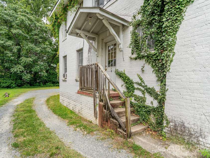 604 Wentworth Street, Reidsville, NC 27320.  MLS# CAR4243693, YatesRealty ID 4389. 