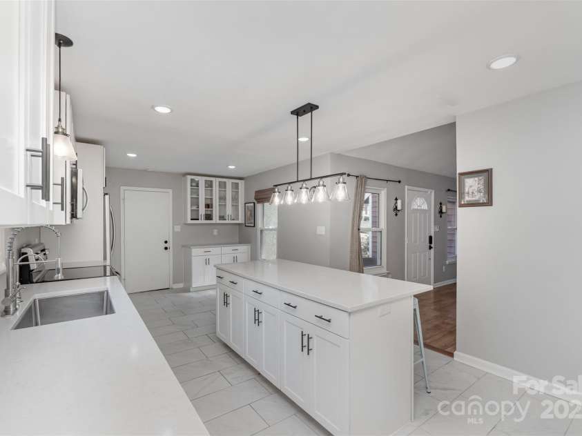 12114 Rock Canyon Drive, Charlotte, NC 28226.  MLS# CAR4306512, YatesRealty ID 43891. 