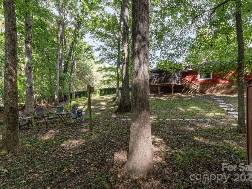 12114 Rock Canyon Drive, Charlotte, NC 28226.  MLS# CAR4306512, YatesRealty ID 43891. 