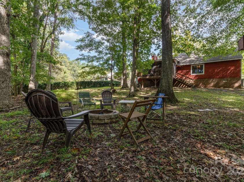 12114 Rock Canyon Drive, Charlotte, NC 28226.  MLS# CAR4306512, YatesRealty ID 43891. 