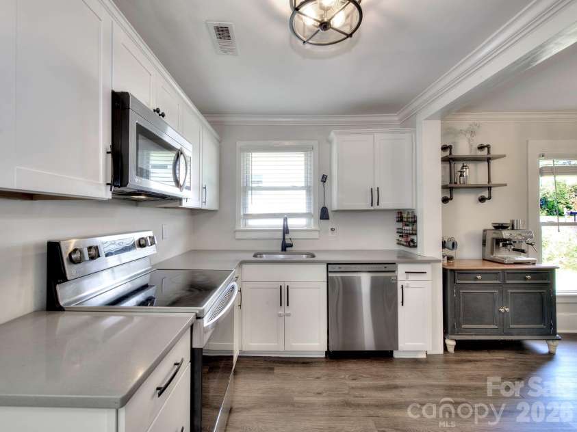 328 Piedmont Avenue, Mount Holly, NC 28120.  MLS# CAR4413409, YatesRealty ID 43891. 