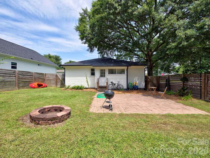 328 Piedmont Avenue, Mount Holly, NC 28120.  MLS# CAR4413409, YatesRealty ID 43891. 
