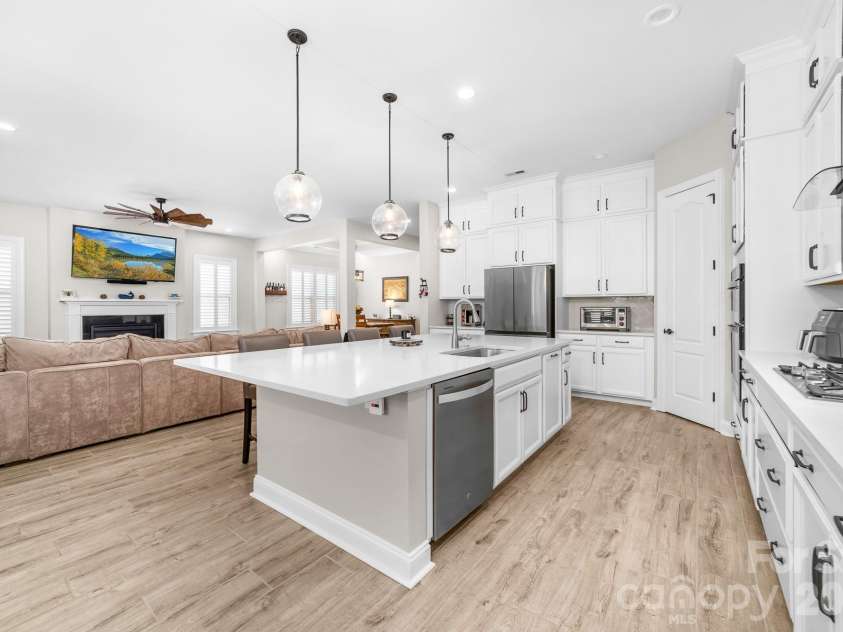 4518 Acorn Hill Drive, Lancaster, SC 29720.  MLS# CAR4410536, YatesRealty ID 43892. 