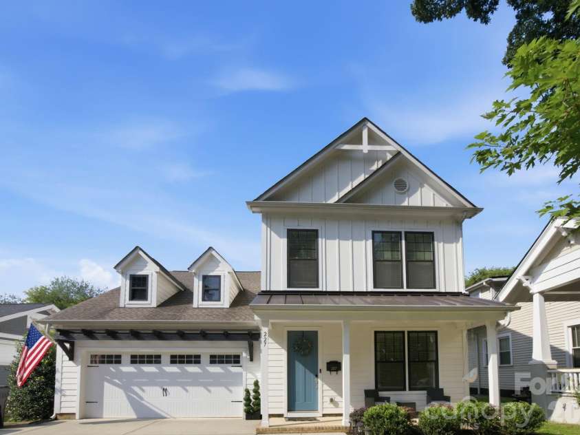 227 Sylvania Avenue, Charlotte, NC 28206.  MLS# CAR4411430, YatesRealty ID 43893. 