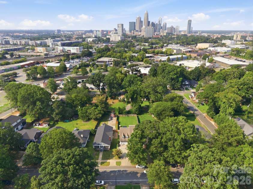 227 Sylvania Avenue, Charlotte, NC 28206.  MLS# CAR4411430, YatesRealty ID 43893. 