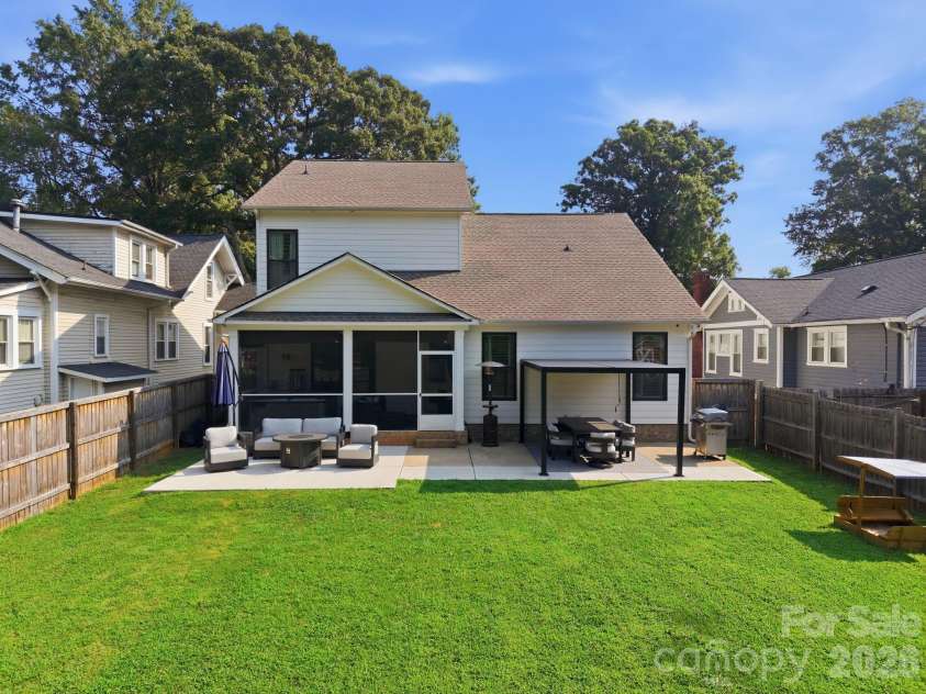 227 Sylvania Avenue, Charlotte, NC 28206.  MLS# CAR4411430, YatesRealty ID 43893. 