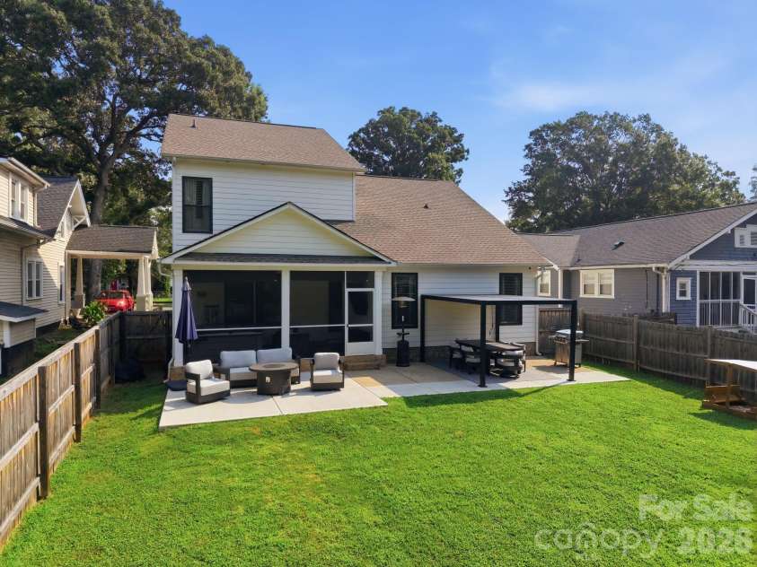 227 Sylvania Avenue, Charlotte, NC 28206.  MLS# CAR4411430, YatesRealty ID 43893. 