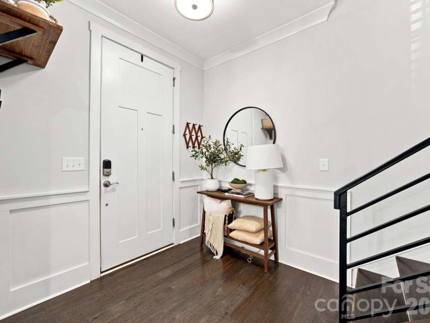 227 Sylvania Avenue, Charlotte, NC 28206.  MLS# CAR4411430, YatesRealty ID 43893. 