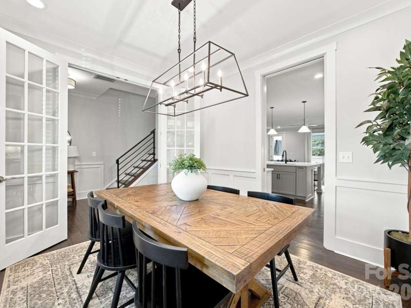 227 Sylvania Avenue, Charlotte, NC 28206.  MLS# CAR4411430, YatesRealty ID 43893. 