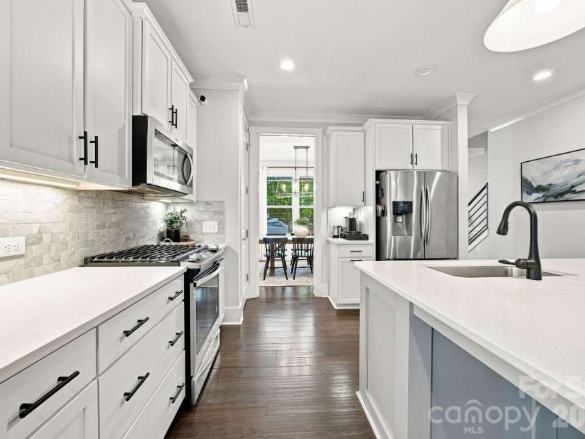 227 Sylvania Avenue, Charlotte, NC 28206.  MLS# CAR4411430, YatesRealty ID 43893. 