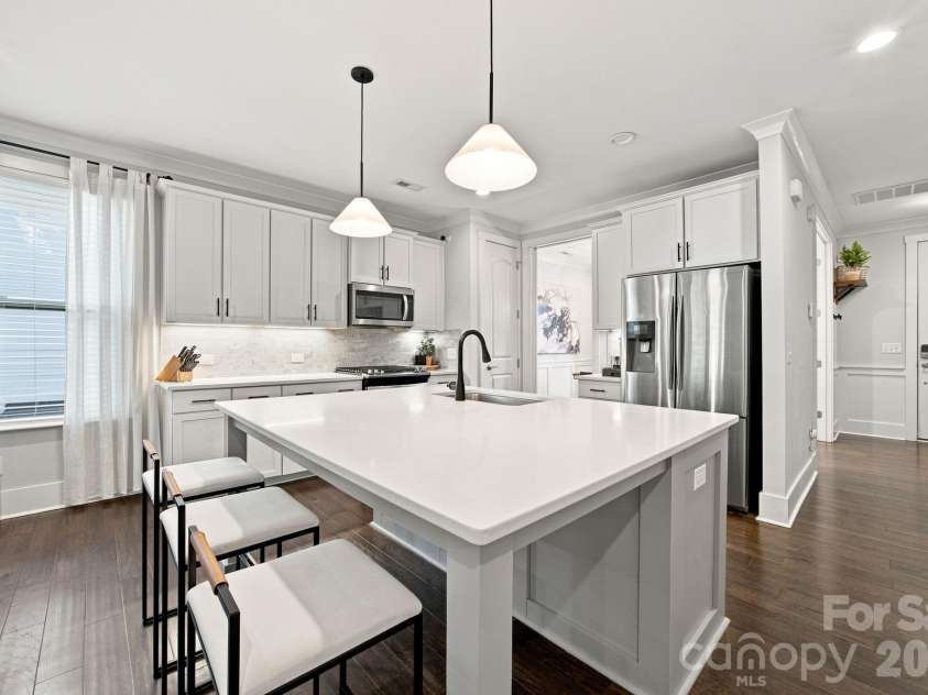 227 Sylvania Avenue, Charlotte, NC 28206.  MLS# CAR4411430, YatesRealty ID 43893. 