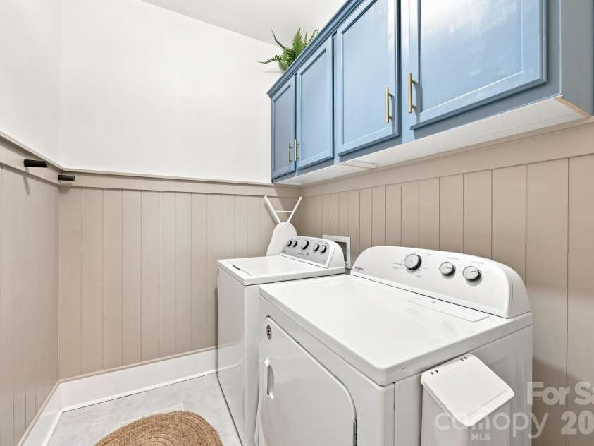 227 Sylvania Avenue, Charlotte, NC 28206.  MLS# CAR4411430, YatesRealty ID 43893. 