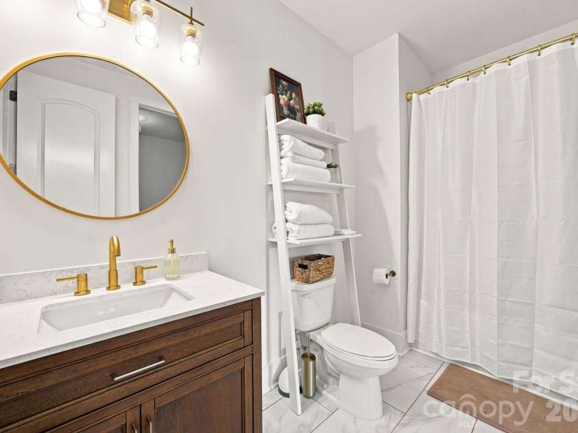 227 Sylvania Avenue, Charlotte, NC 28206.  MLS# CAR4411430, YatesRealty ID 43893. 