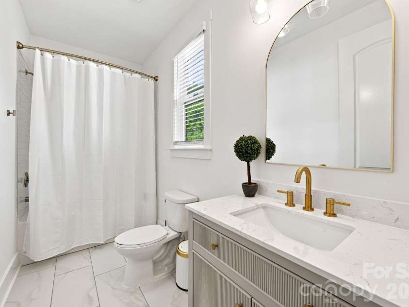 227 Sylvania Avenue, Charlotte, NC 28206.  MLS# CAR4411430, YatesRealty ID 43893. 