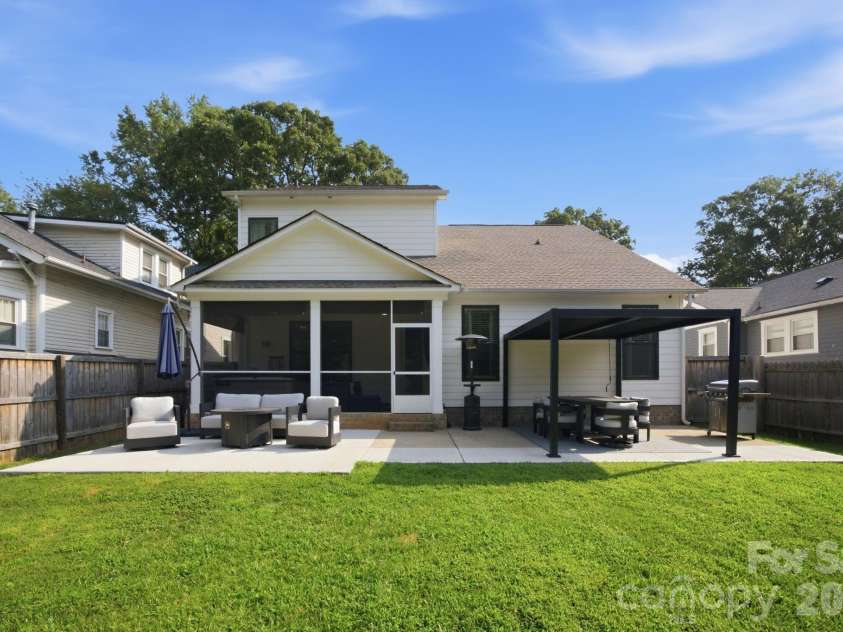 227 Sylvania Avenue, Charlotte, NC 28206.  MLS# CAR4411430, YatesRealty ID 43893. 