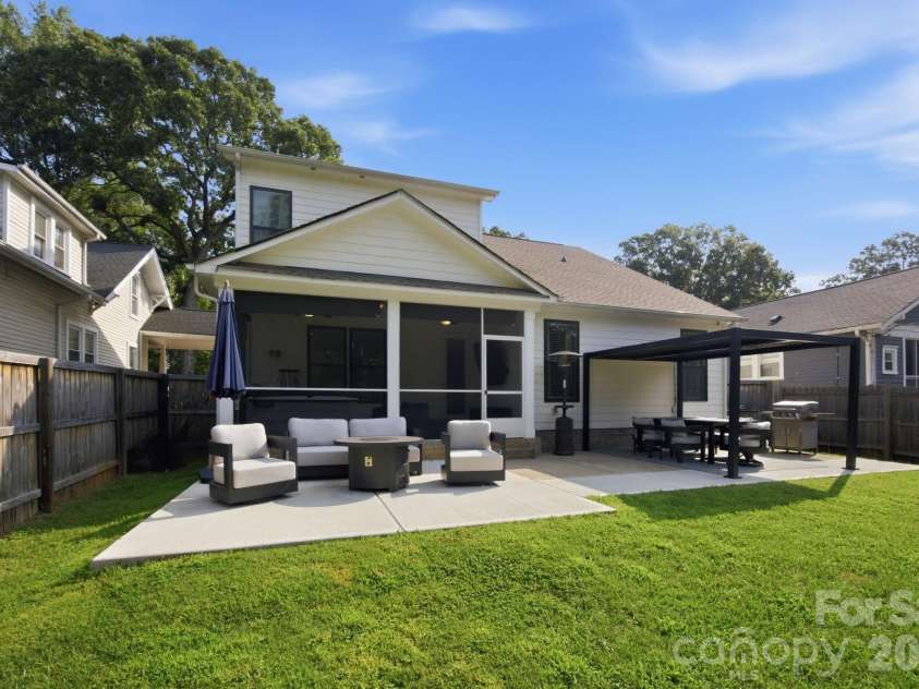 227 Sylvania Avenue, Charlotte, NC 28206.  MLS# CAR4411430, YatesRealty ID 43893. 