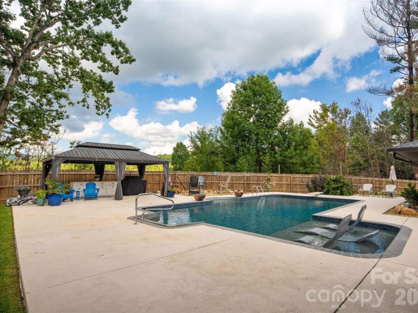 167 Maehill Place, Lenoir, NC 28645.  MLS# CAR4405880, YatesRealty ID 43898. 