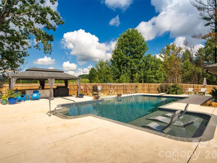 167 Maehill Place, Lenoir, NC 28645.  MLS# CAR4405880, YatesRealty ID 43898. 