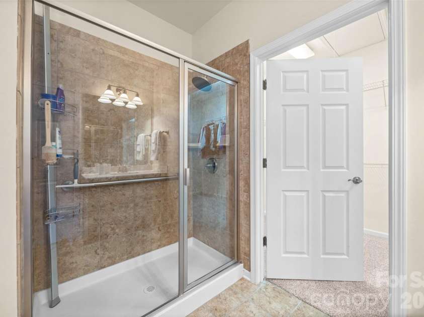 1044 Orchid Lane, Fort Mill, SC 29707.  MLS# CAR4396996, YatesRealty ID 43899. Primary en suite