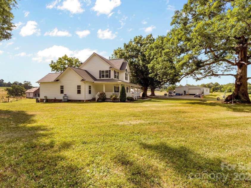 11681 Mooresville Road, Davidson, NC 28036.  MLS# CAR4150437, YatesRealty ID 439. 